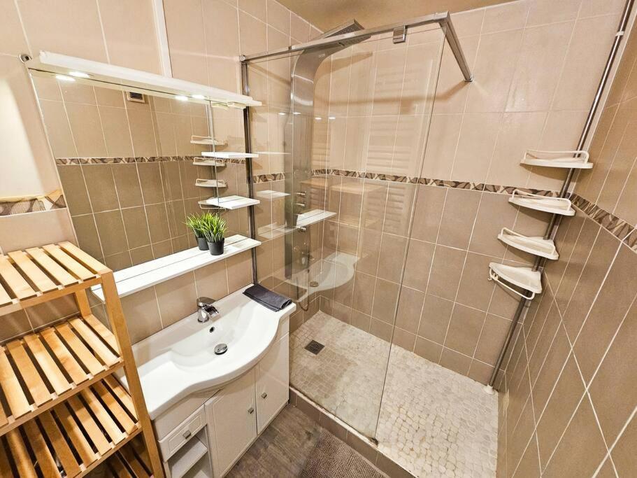 Le Bergson 3 Chambres Stationnement Gratuit Saint-Etienne  Zewnętrze zdjęcie